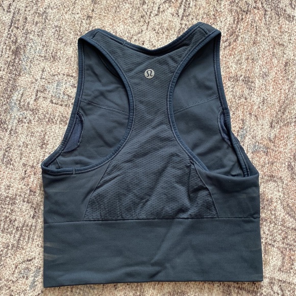 Lulu lemon top - Picture 2 of 2